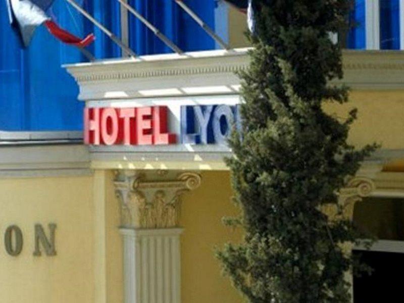 Lyon Hotel Pristina Kültér fotó